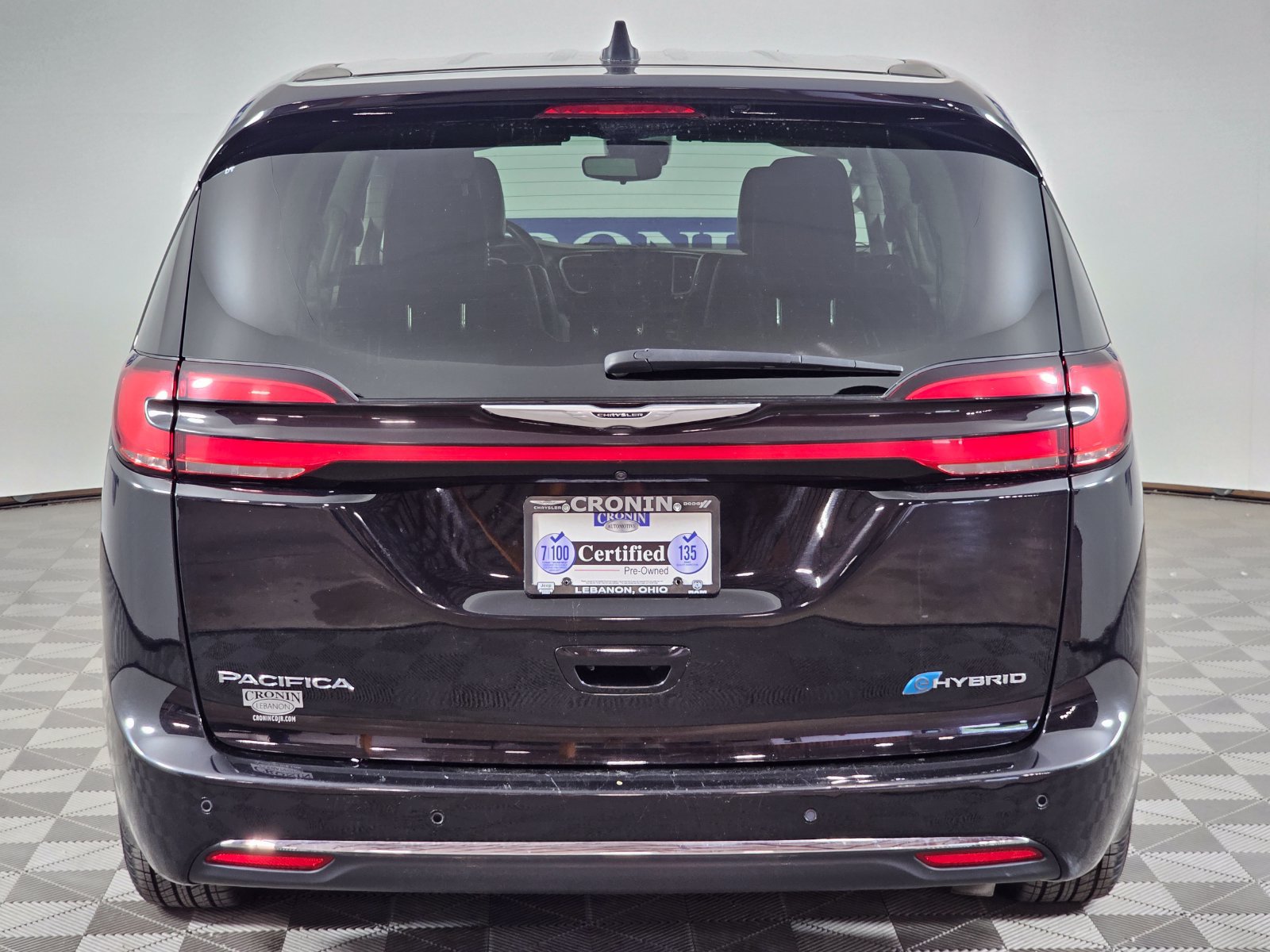 Used 2024 Chrysler Pacifica Limited FWD image 30