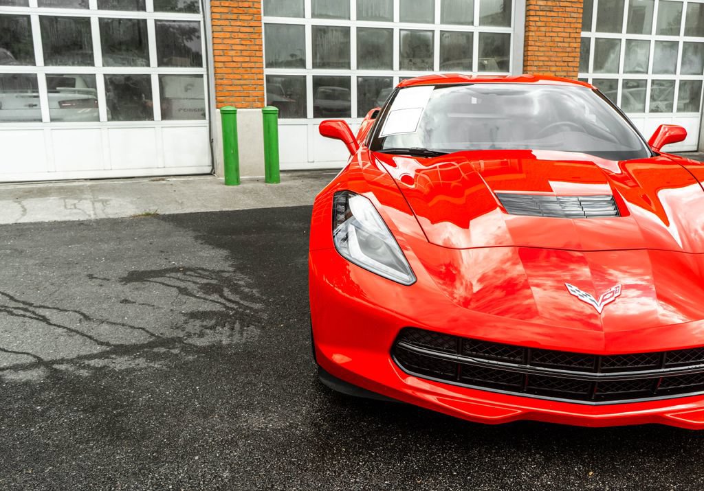 Used 2019 Chevrolet Corvette Stingray Coupe w/ 1LT RWD image 31