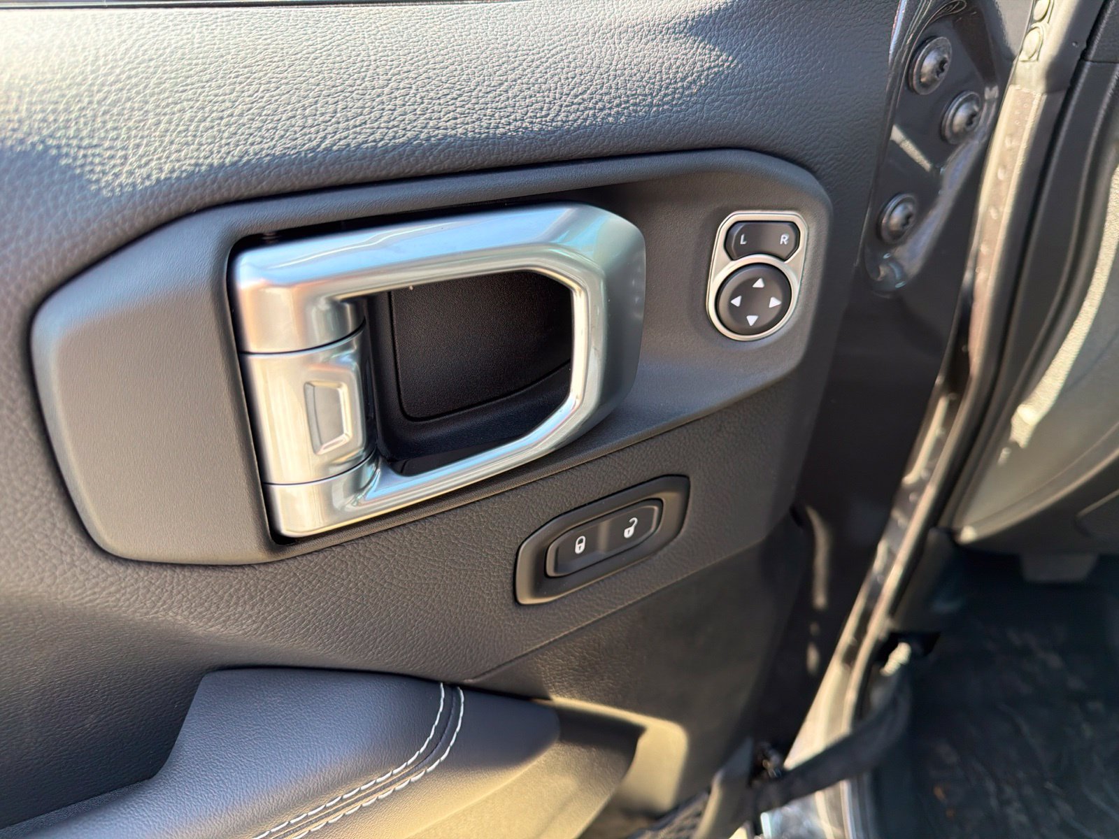 New 2026 Jeep Wrangler Unlimited Rubicon AWD/4WD image 16