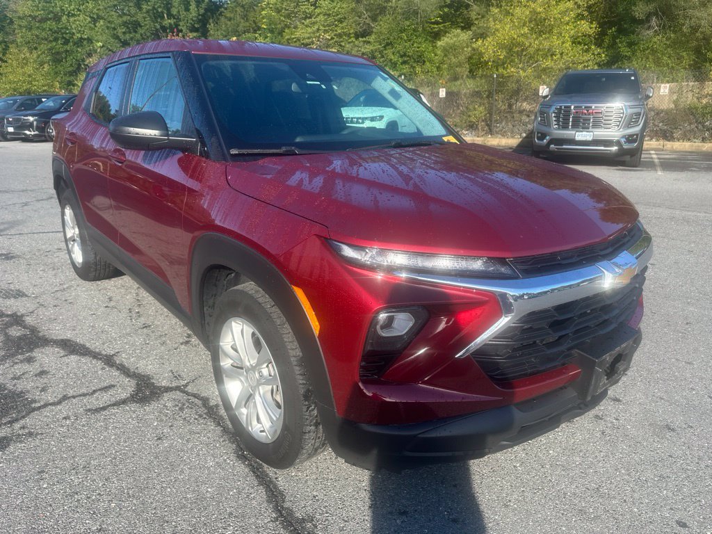 Used 2024 Chevrolet TrailBlazer LS w/ LS Convenience Package FWD image 3