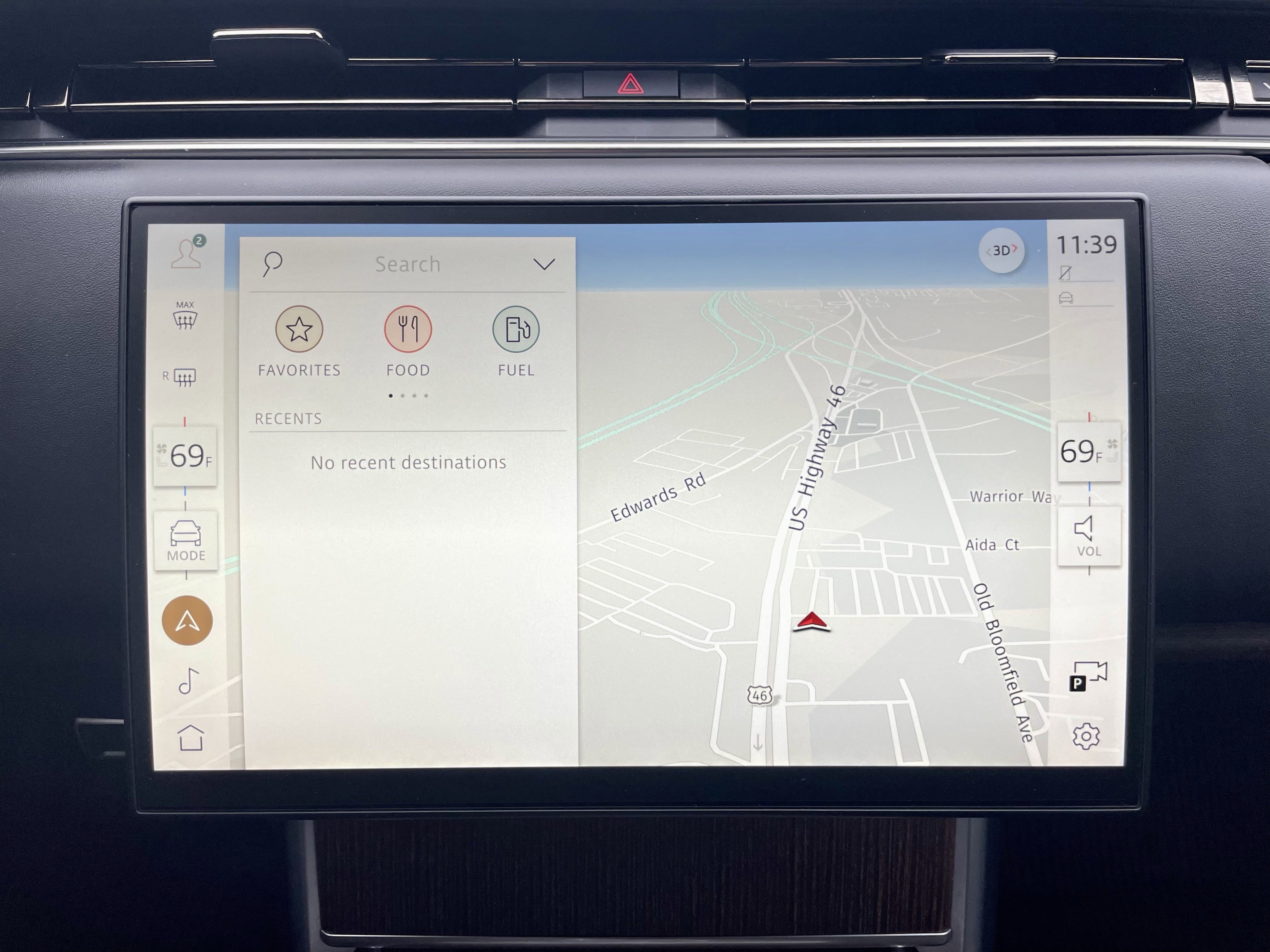 Certified 2025 Land Rover Range Rover SE image 27