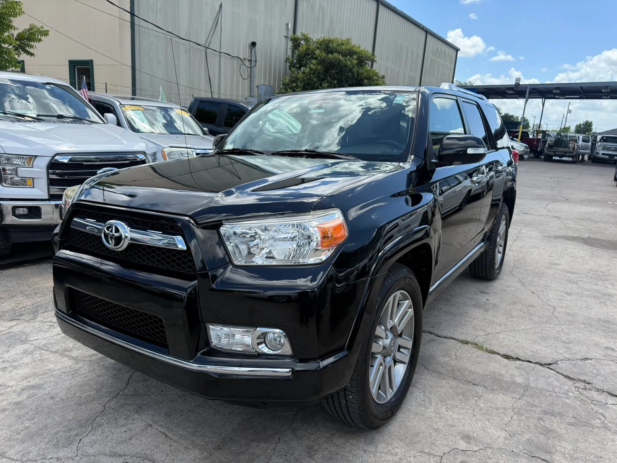 Used 2010 Toyota 4Runner Limited AWD/4WD image 3