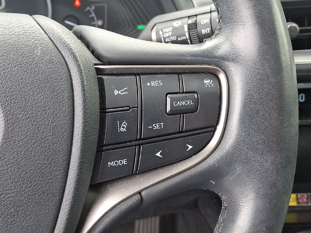 Used 2023 Lexus UX 250h AWD w/ Accessory Package (Z2) image 23