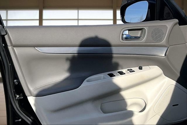 Used 2015 INFINITI Q40 w/ Navigation Package image 23