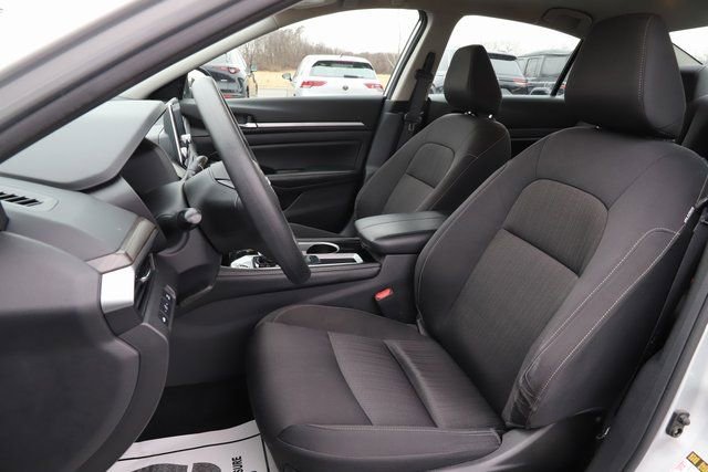 Used 2023 Nissan Altima 2.5 SV image 12