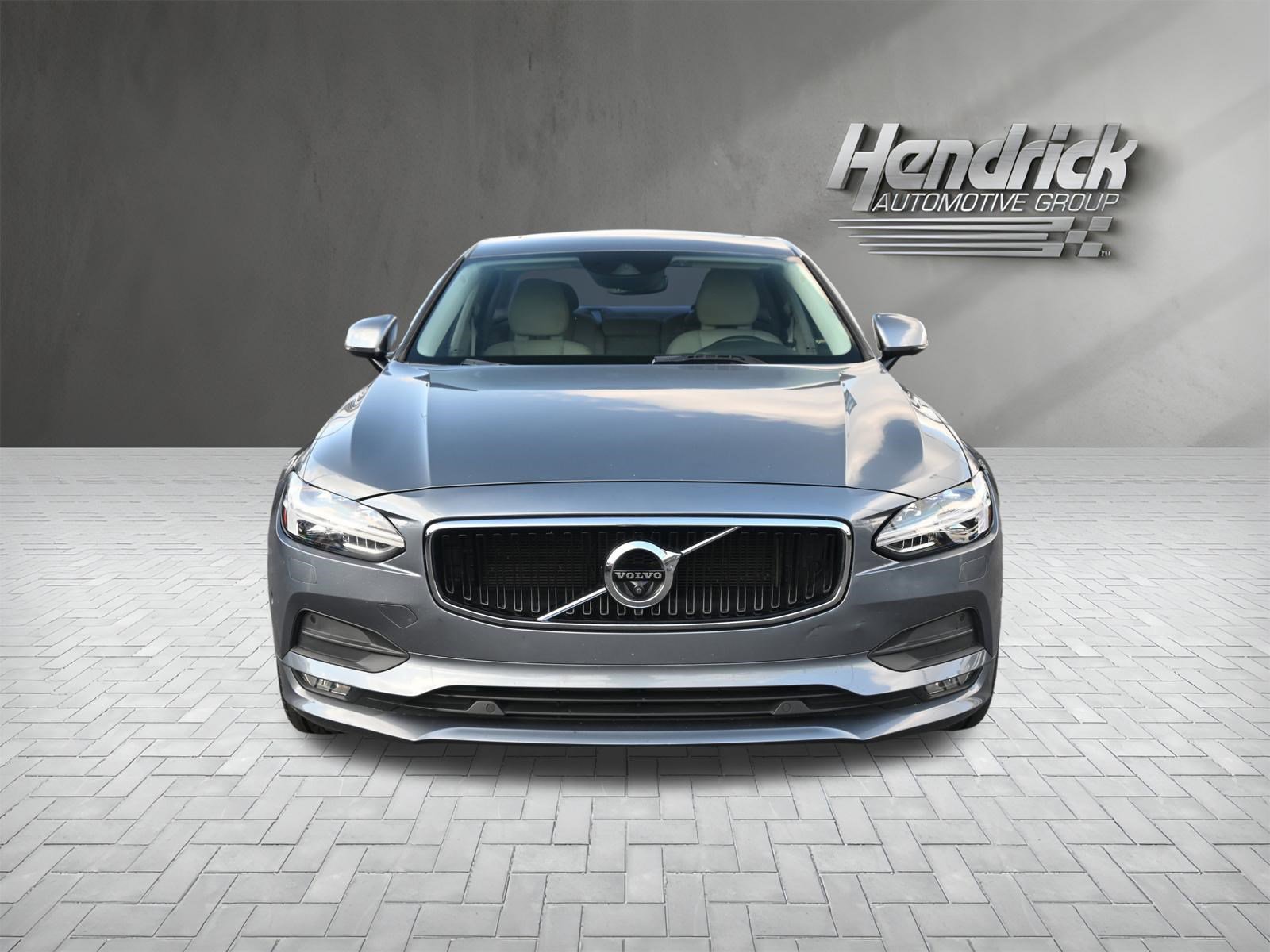 Used 2018 Volvo S90 T5 Momentum FWD image 3