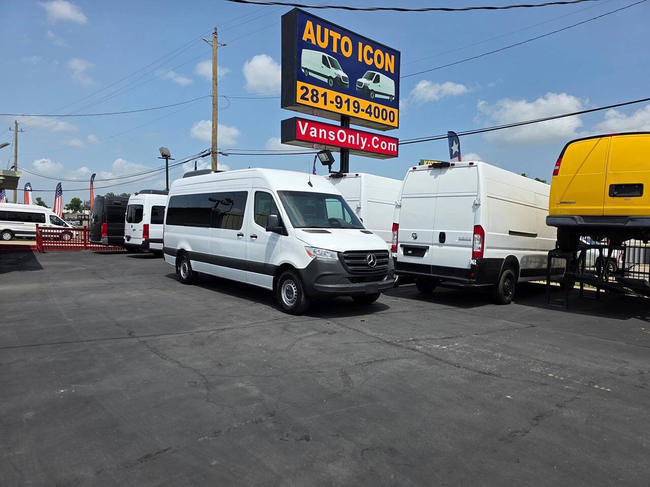 Used 2025 Mercedes-Benz Sprinter 2500 image 29