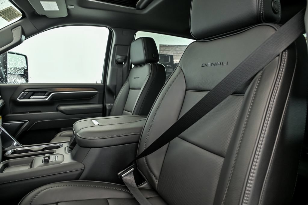 New 2026 GMC Sierra 2500 Denali w/ Denali Reserve Package AWD/4WD image 9