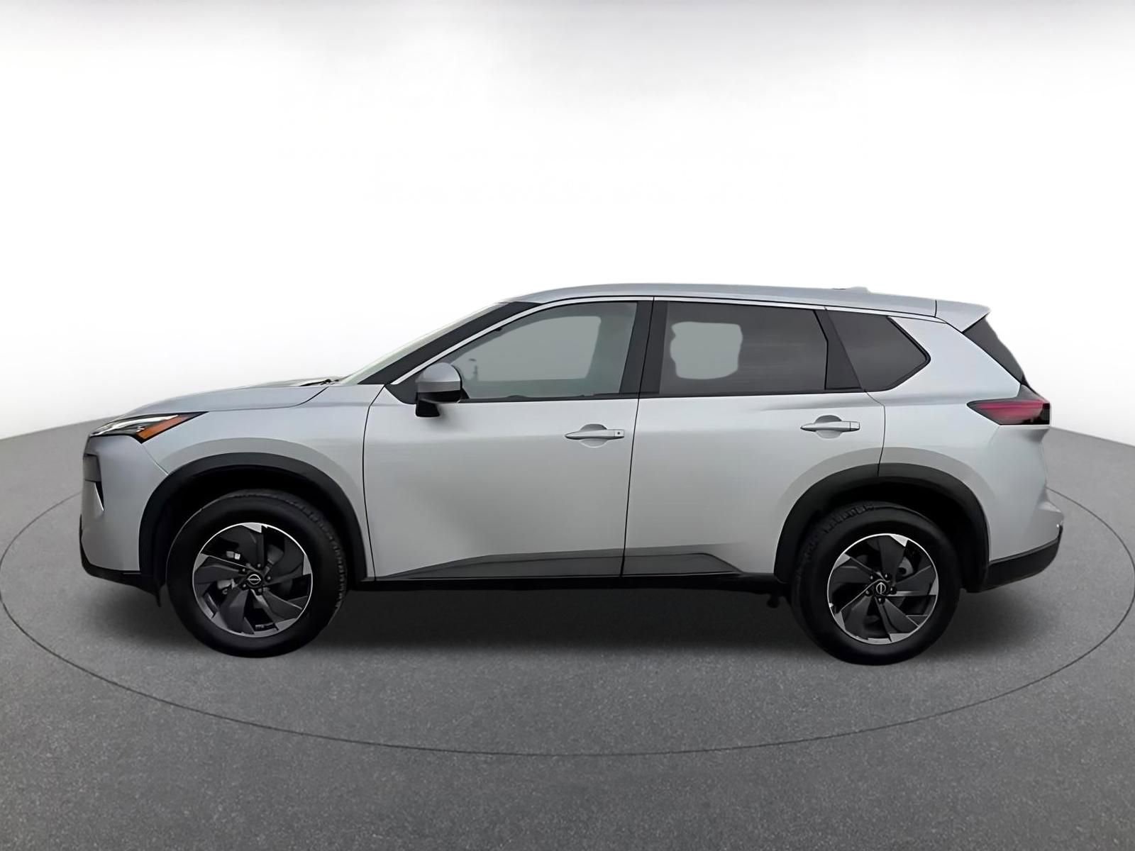 Used 2025 Nissan Rogue SV FWD image 9
