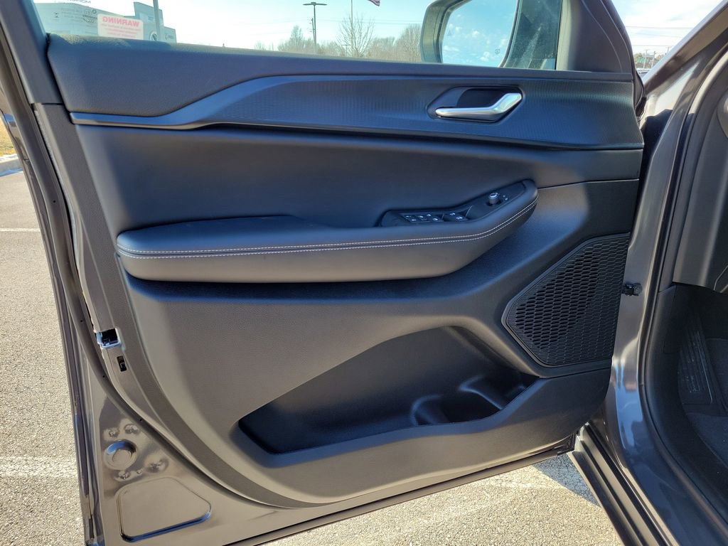 New 2025 Jeep Grand Cherokee Laredo X image 17