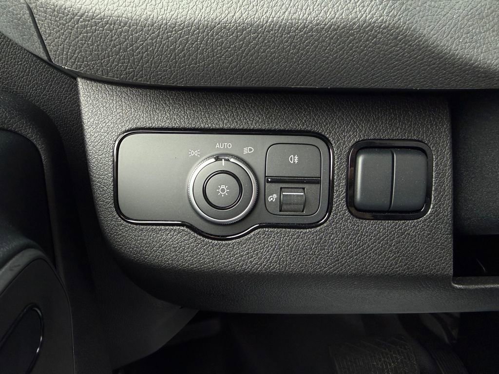 Used 2025 Mercedes-Benz Sprinter 2500 image 23