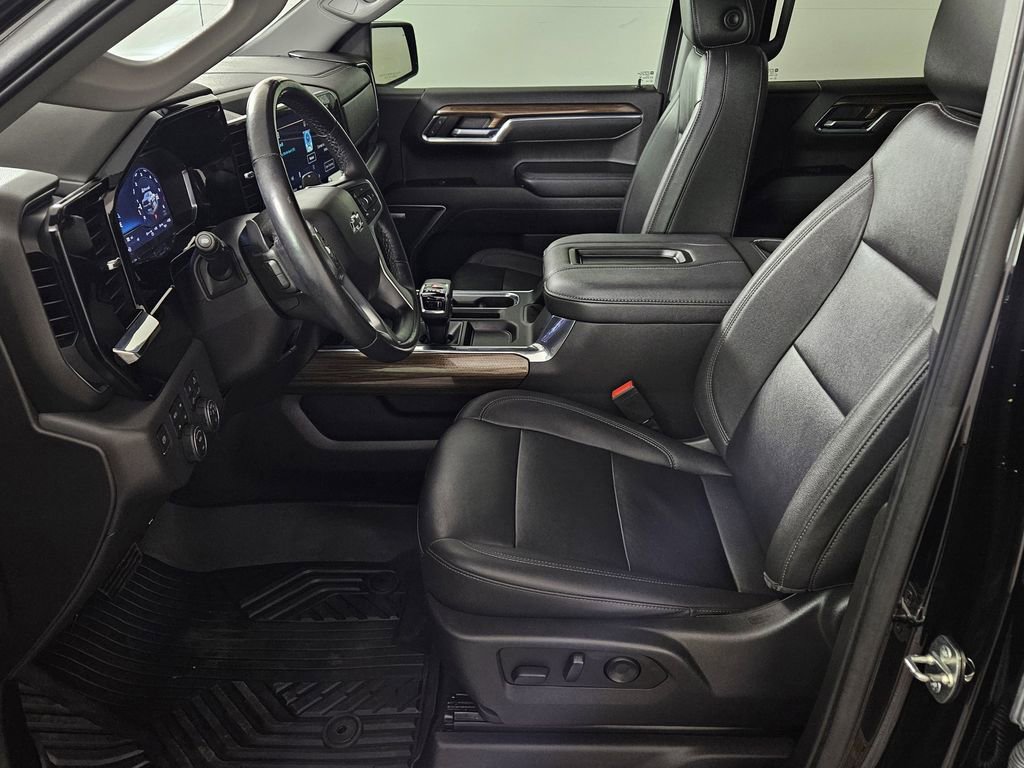 Used 2022 Chevrolet Silverado 1500 LT Trail Boss w/ LT Trail Boss Premium Package AWD/4WD image 23