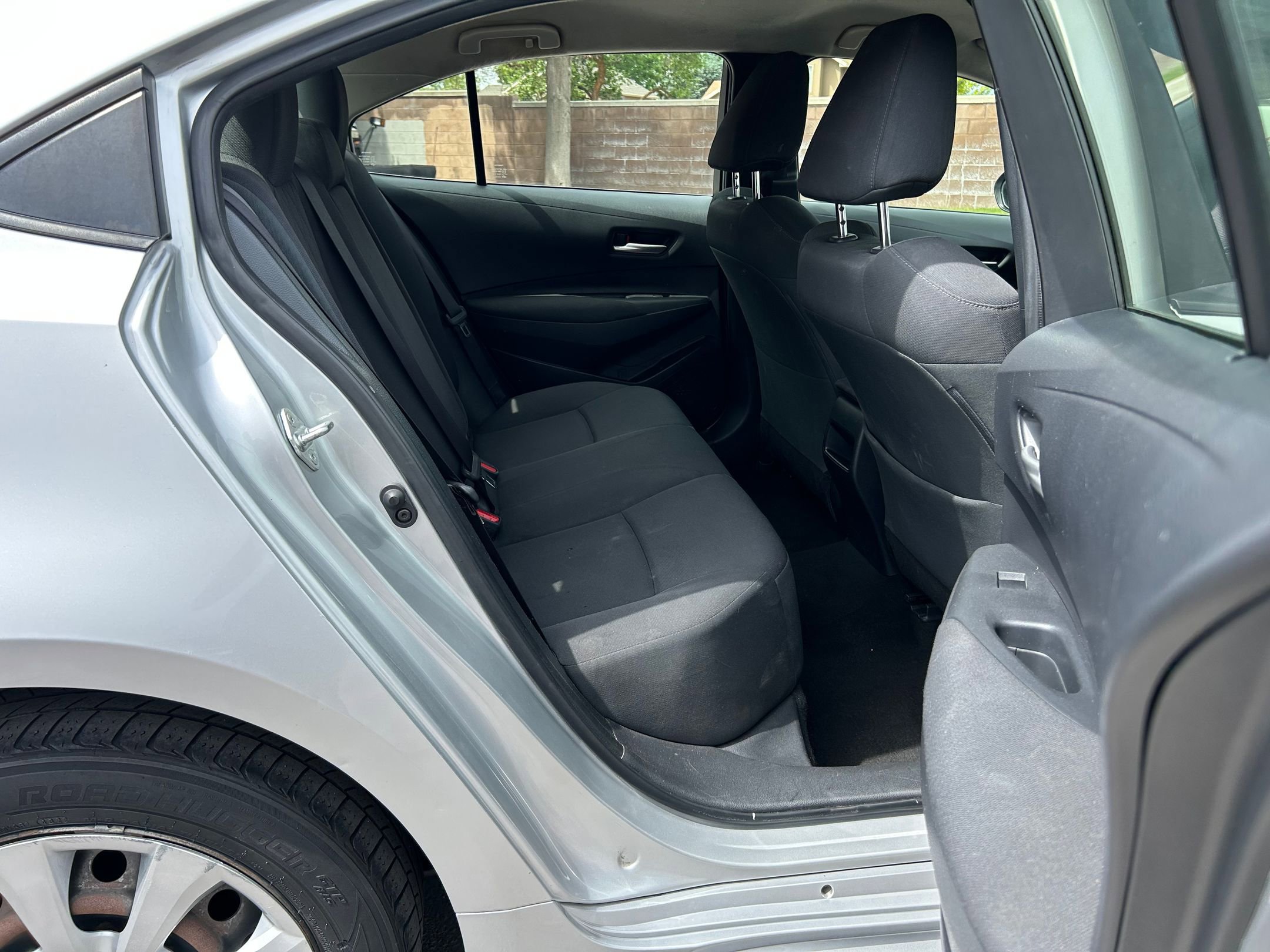 Used 2020 Toyota Corolla LE FWD image 26