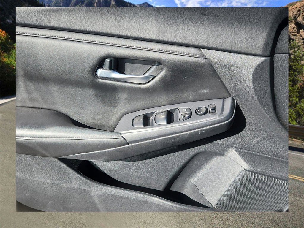 Used 2023 Nissan Sentra SV w/ All-Weather Package image 5