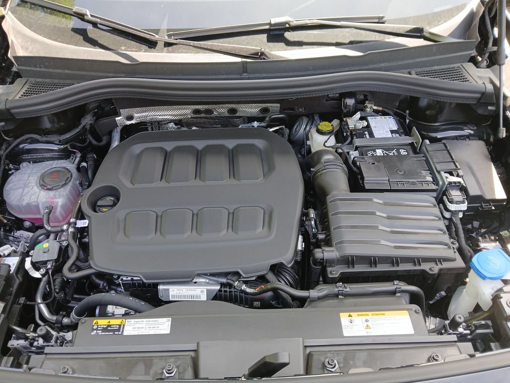 New 2026 Volkswagen Tiguan SE FWD image 21