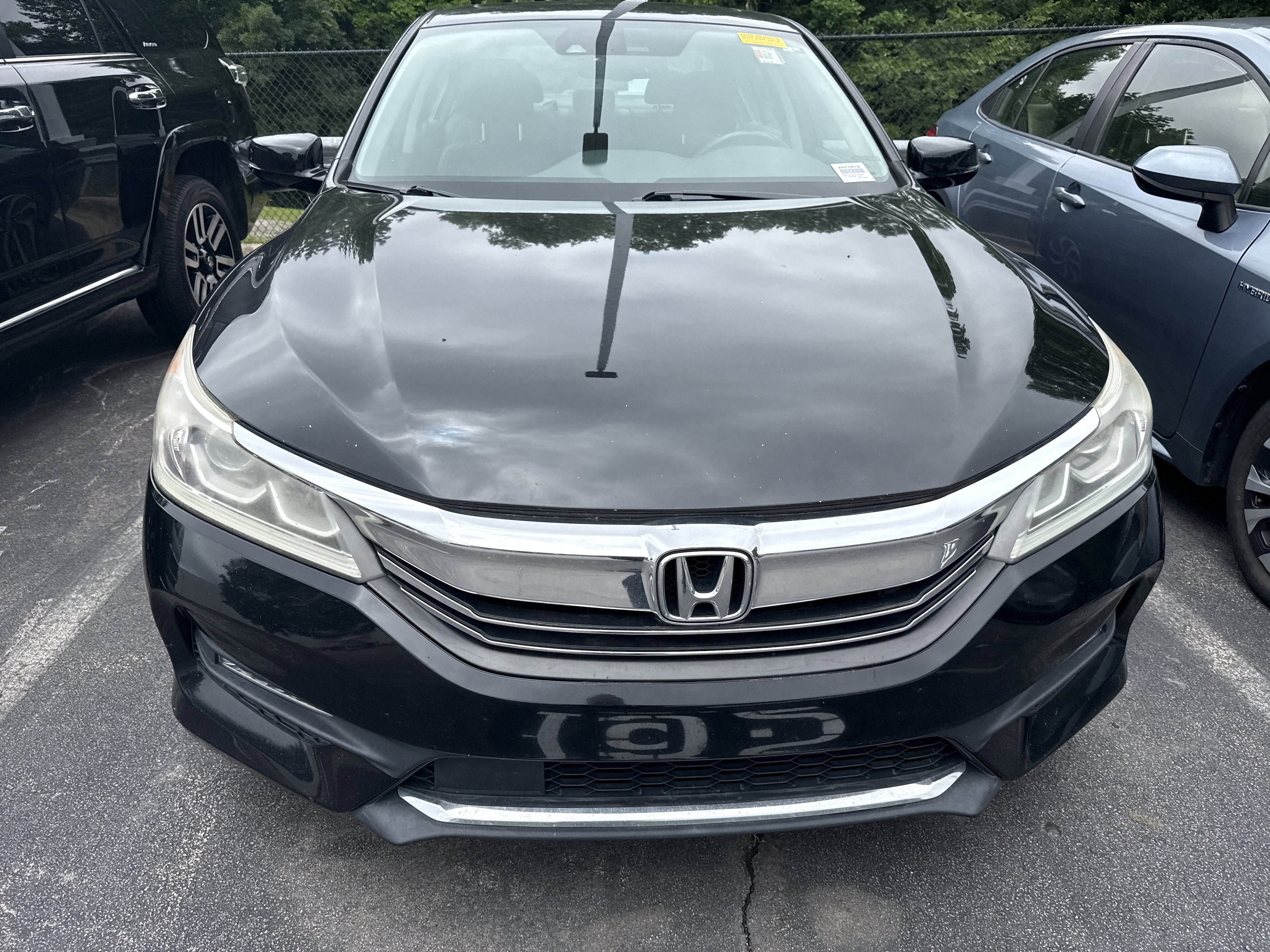 Used 2017 Honda Accord EX-L image 3