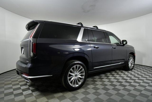 Certified 2022 Cadillac Escalade ESV Premium Luxury w/ Performance Package image 5