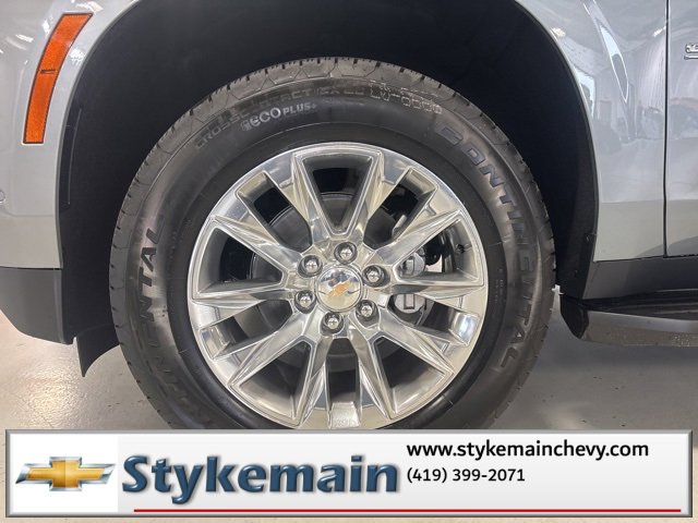 New 2026 Chevrolet Suburban Premier image 9