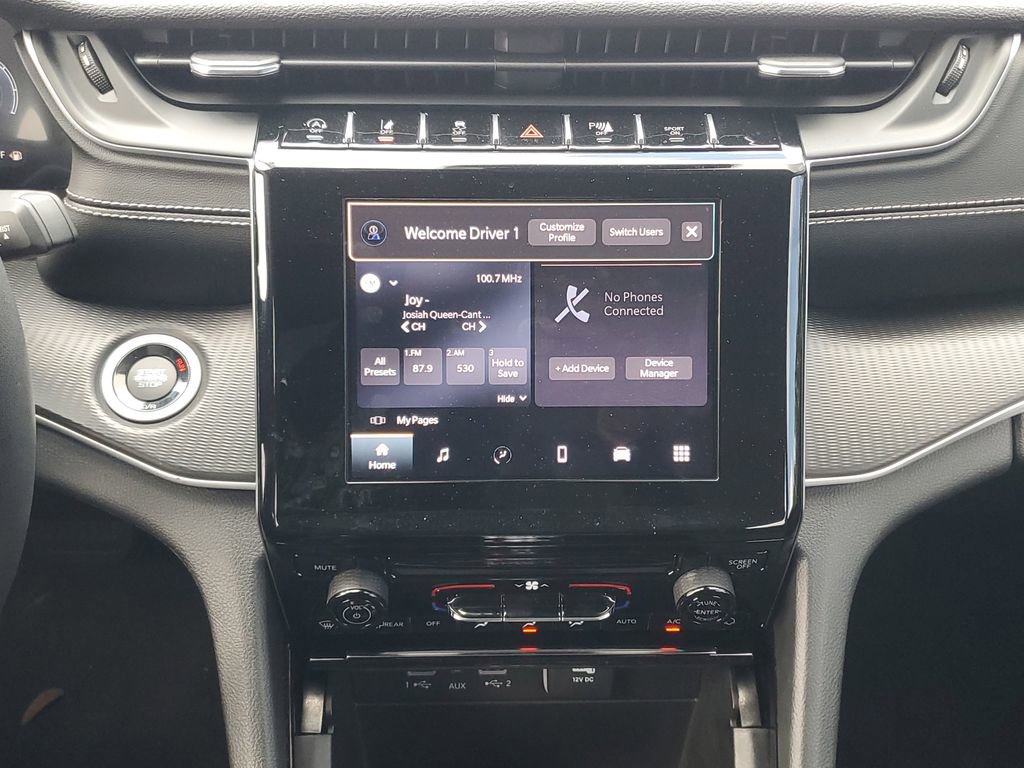 Used 2023 Jeep Grand Cherokee Laredo image 30