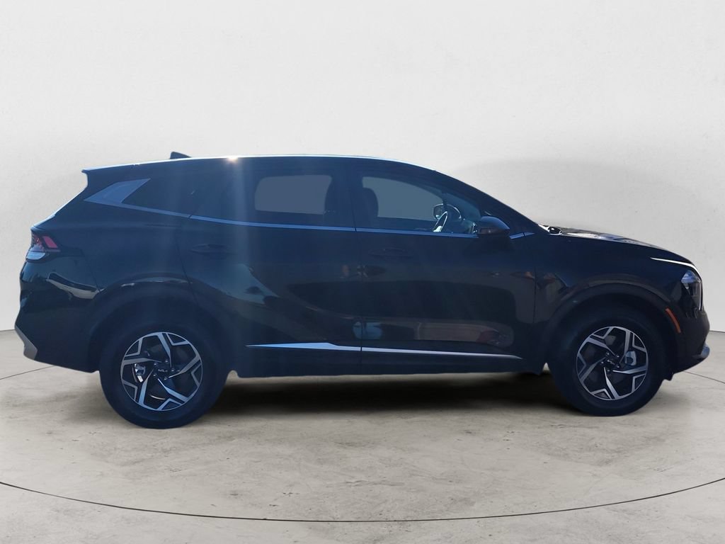 Used 2023 Kia Sportage LX AWD/4WD image 4
