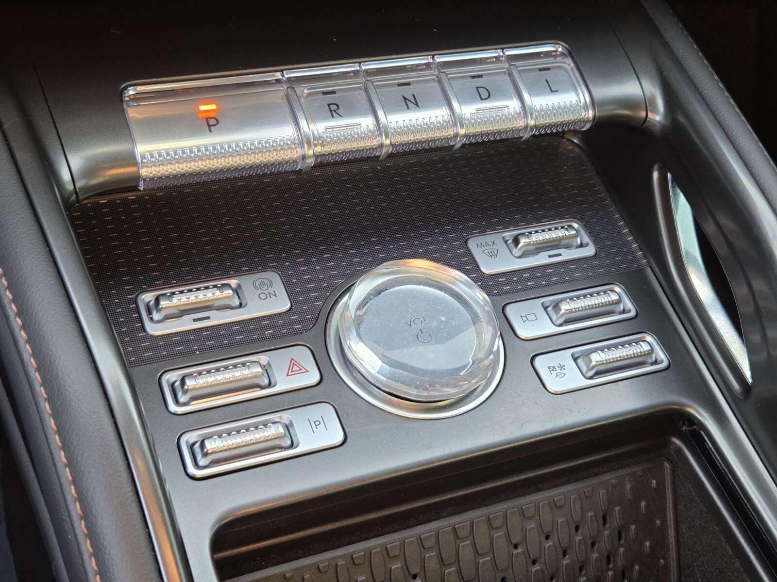 Used 2024 Lincoln Nautilus Premier w/ Jet Appearance Package image 23