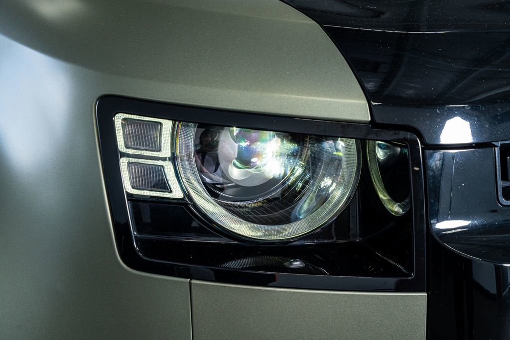 Used 2022 Land Rover Defender 90 X image 18