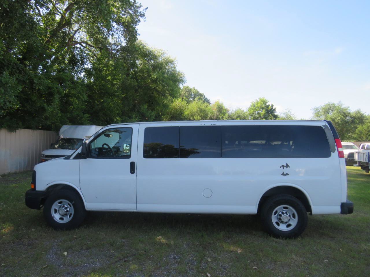 Used 2011 Chevrolet Express 3500 LS RWD image 8