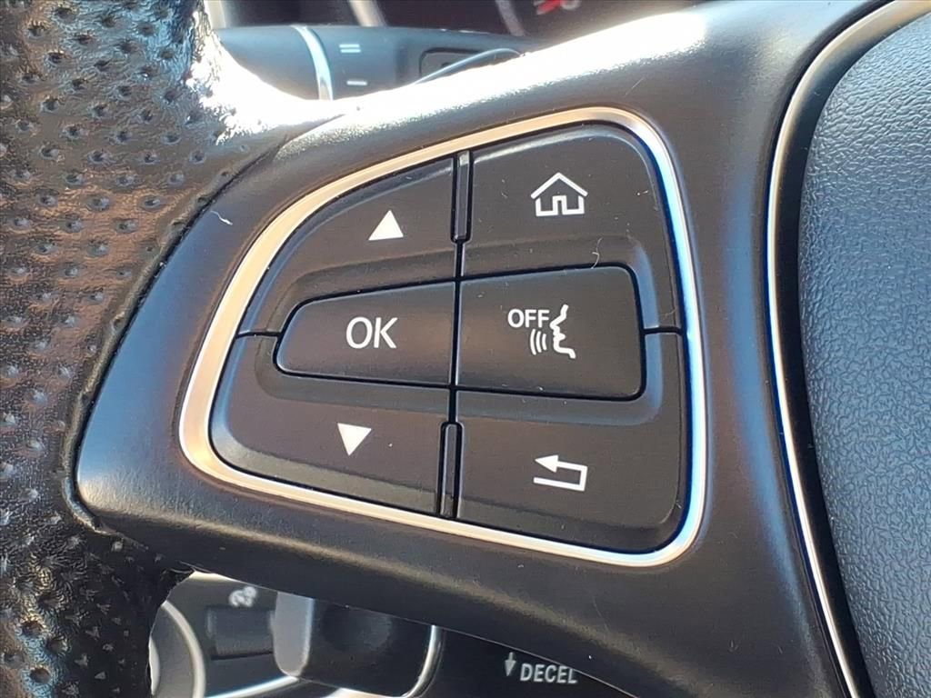 Used 2017 Mercedes-Benz GLC 300 4MATIC image 12