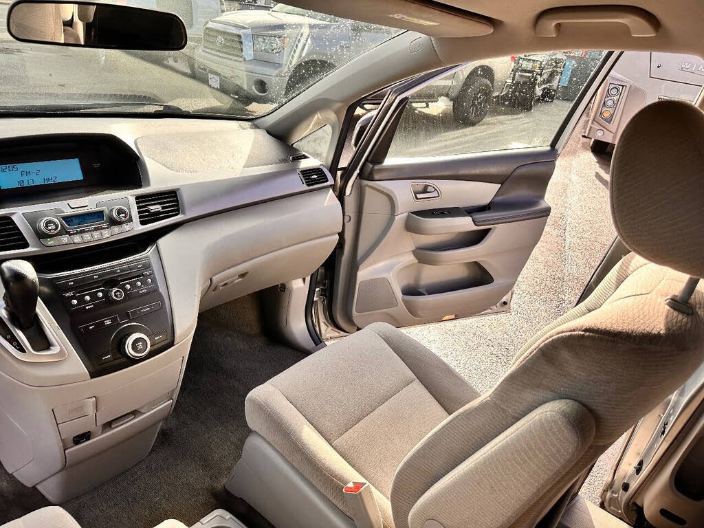 Used 2012 Honda Odyssey LX image 12