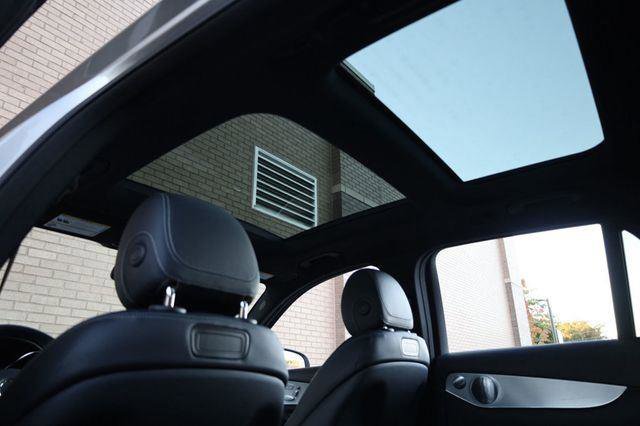 Used 2019 Mercedes-Benz GLC 300 4MATIC image 39