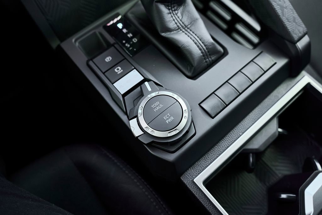 Used 2025 Toyota Tacoma SR5 image 29