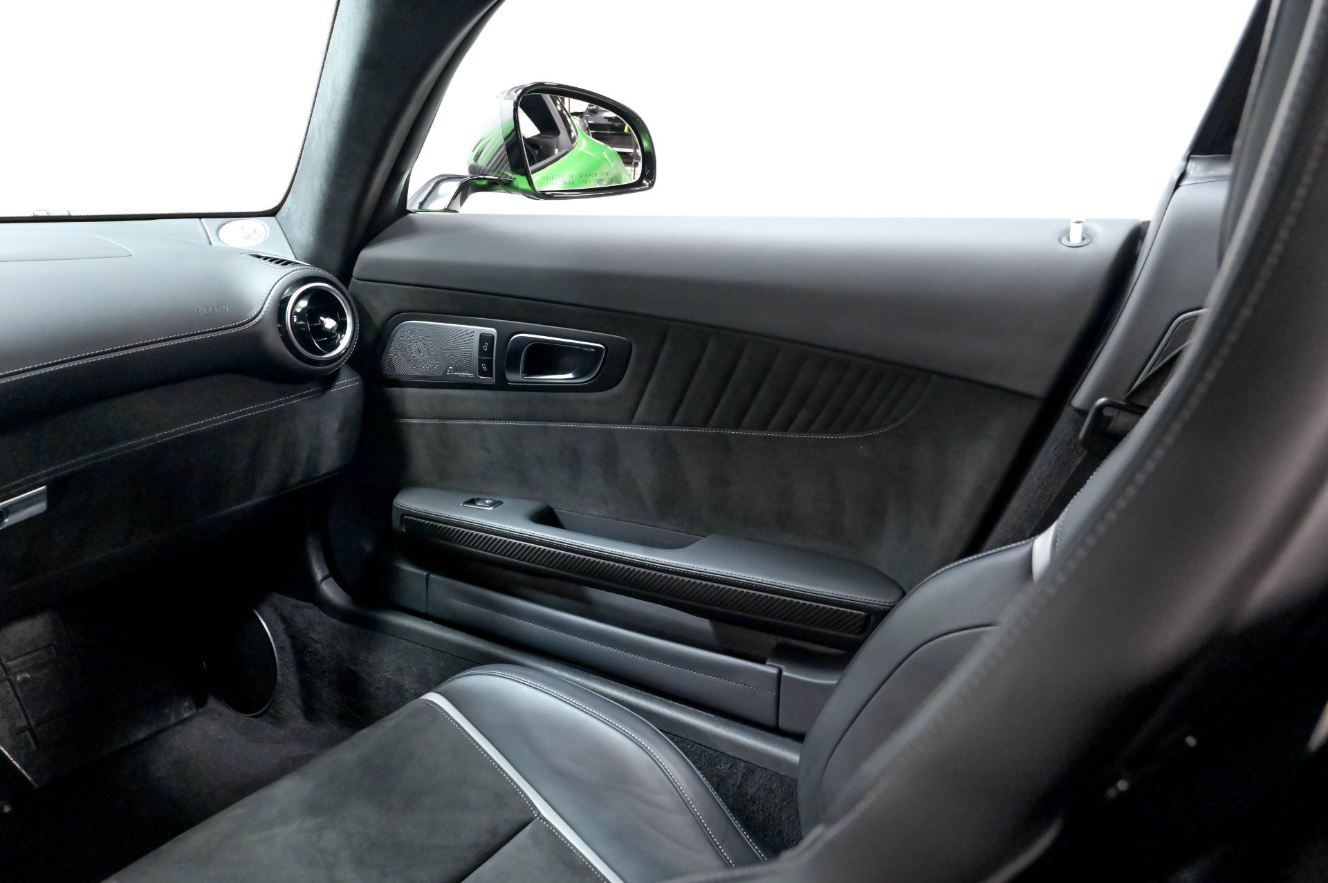 Used 2018 Mercedes-Benz AMG GT R image 15