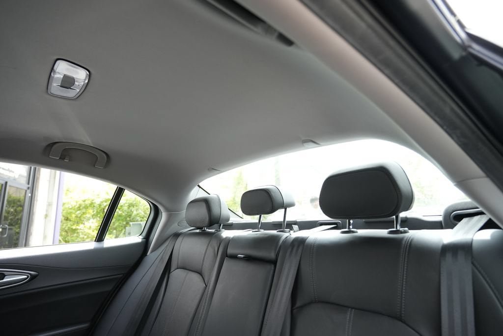 Used 2017 Alfa Romeo Giulia AWD image 24