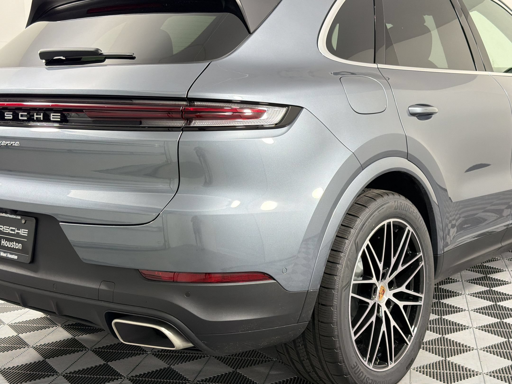 Certified 2026 Porsche Cayenne AWD/4WD image 10