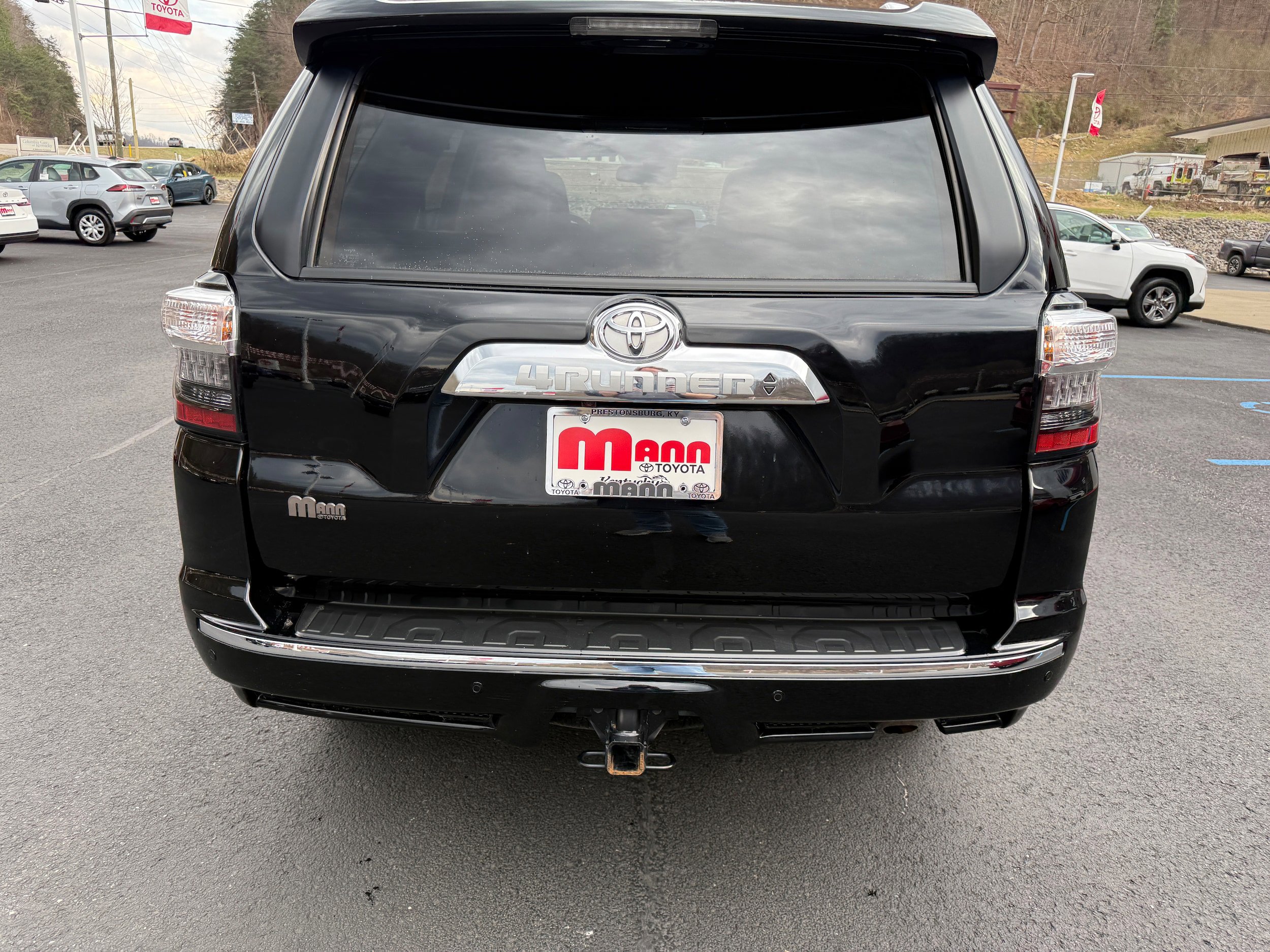 Used 2023 Toyota 4Runner Limited AWD/4WD image 8