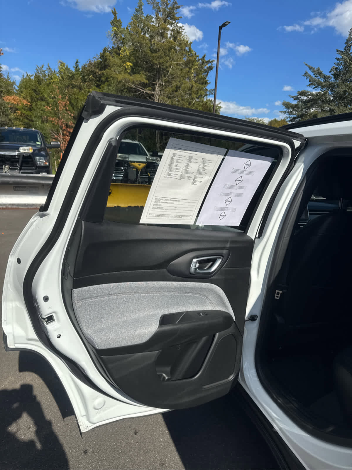 Certified 2024 Jeep Compass Latitude image 19