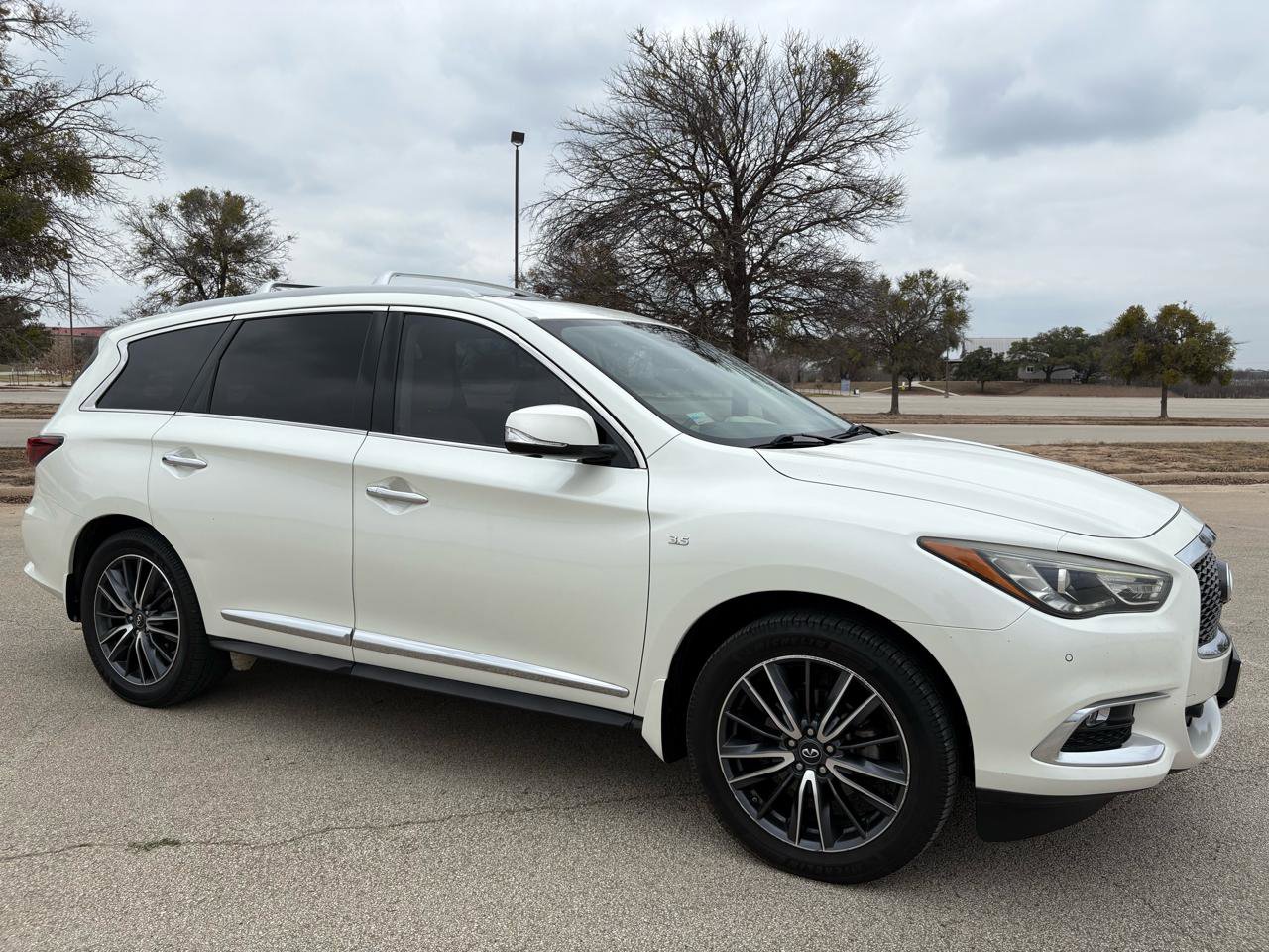 Used 2017 INFINITI QX60 FWD w/ Deluxe Technology Package image 55