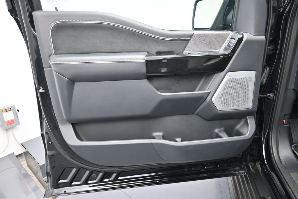 Used 2024 Ford F150 Lightning Platinum AWD/4WD image 9