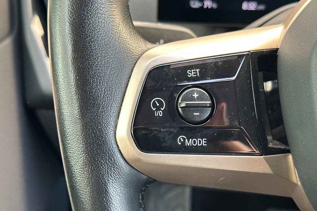 Used 2023 BMW iX xDrive50 AWD/4WD image 27