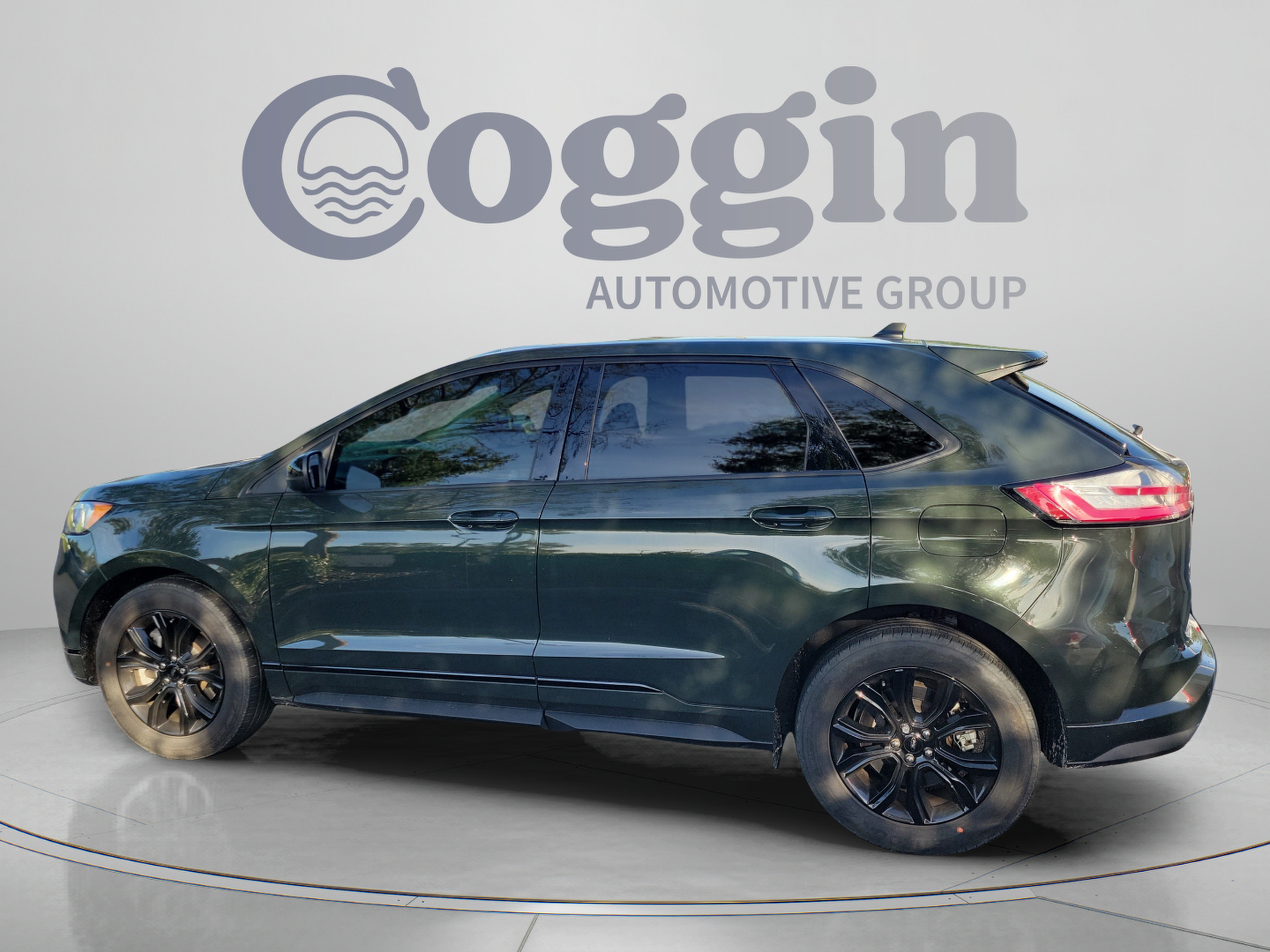 Certified 2024 Ford Edge SE w/ Black Appearance Package AWD/4WD image 3
