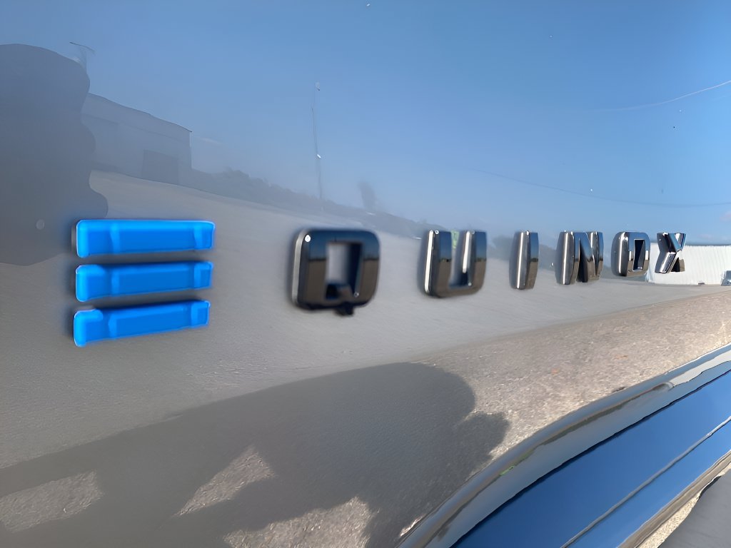 Used 2024 Chevrolet Equinox EV RS FWD image 40