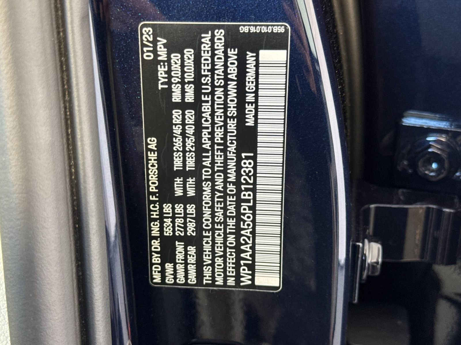 Certified 2023 Porsche Macan Turbo image 34