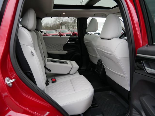 Used 2025 Mitsubishi Outlander SEL image 9
