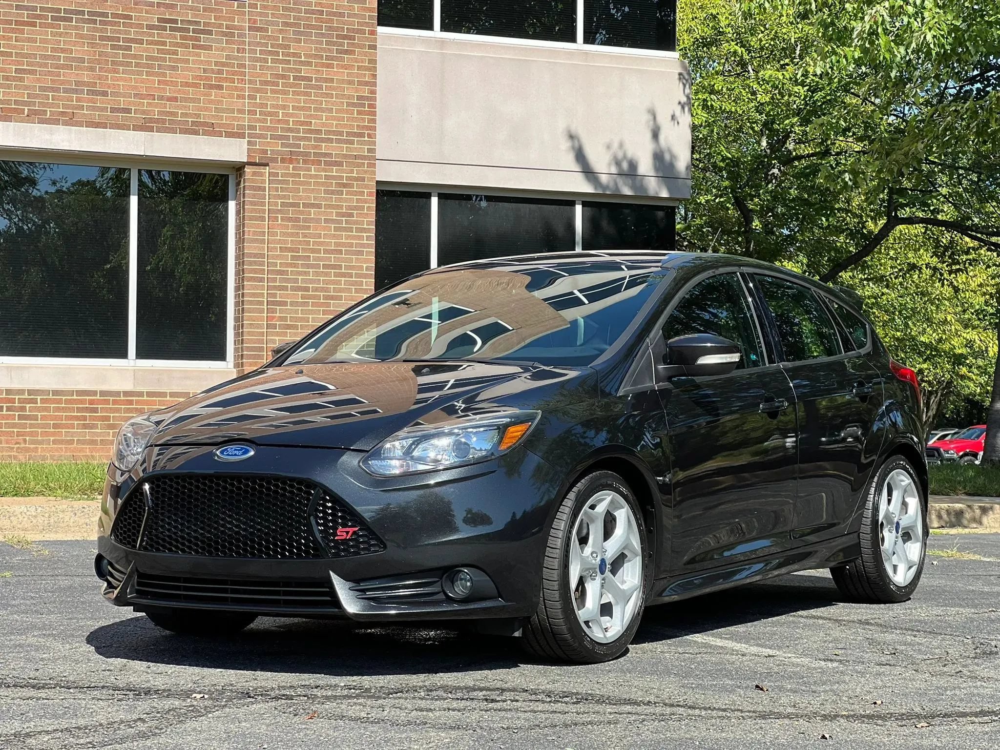 Used 2014 Ford Focus ST w/ Equipment Group 202A FWD image 1