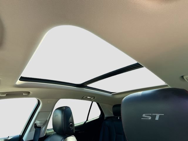 Used 2023 Buick Envision Essence w/ Sport Touring Package FWD image 21