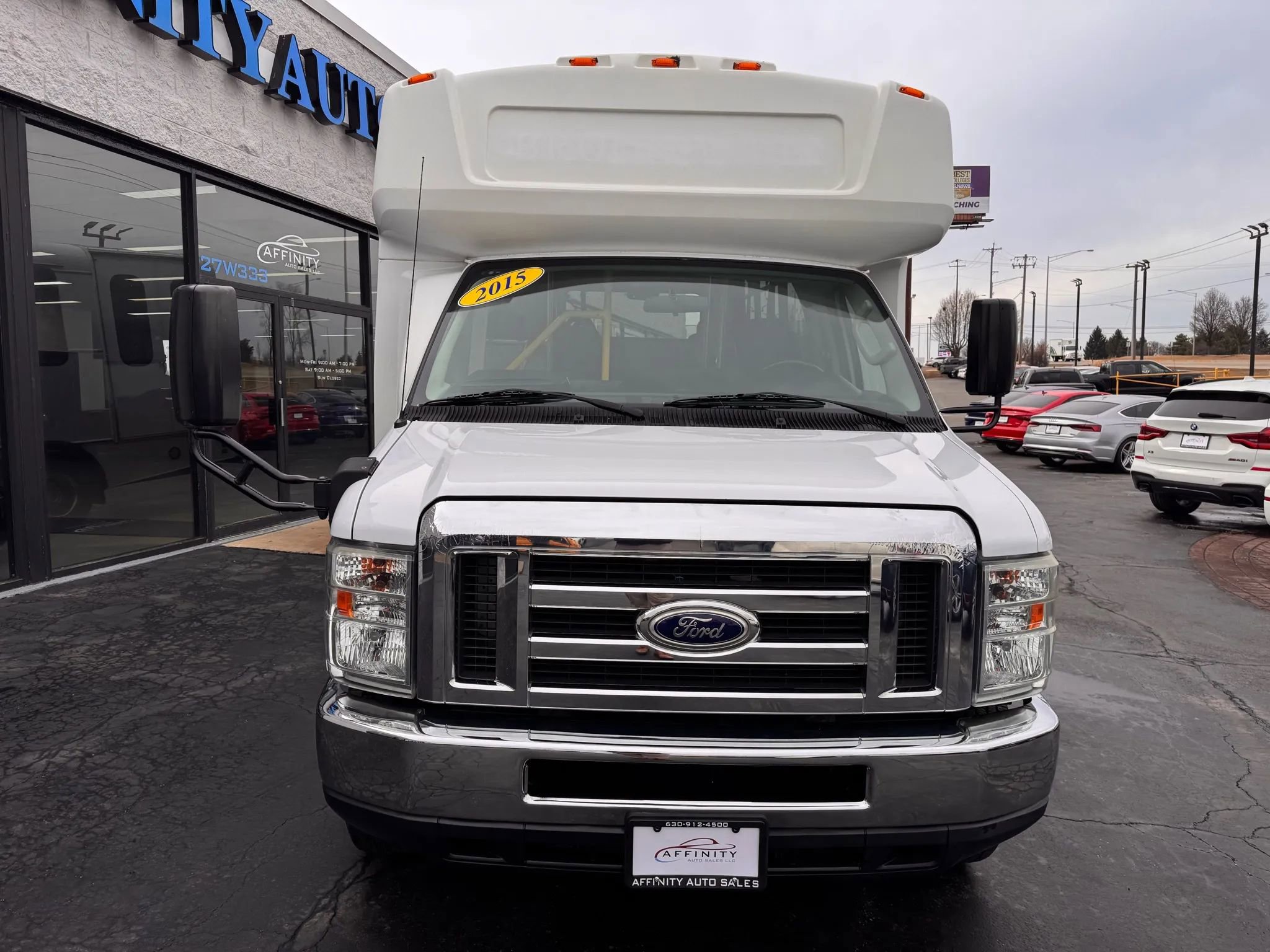 Used 2015 Ford E-450 and Econoline 450 Super Duty w/ Shuttle Bus Prep Package image 8
