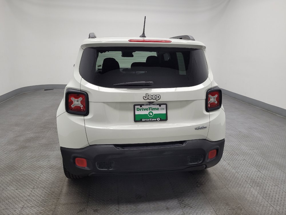 Used 2017 Jeep Renegade Latitude FWD image 6