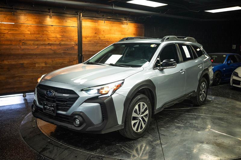 Used 2023 Subaru Outback Premium AWD/4WD image 2