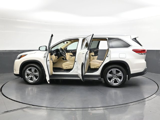 Used 2018 Toyota Highlander Limited AWD/4WD image 44