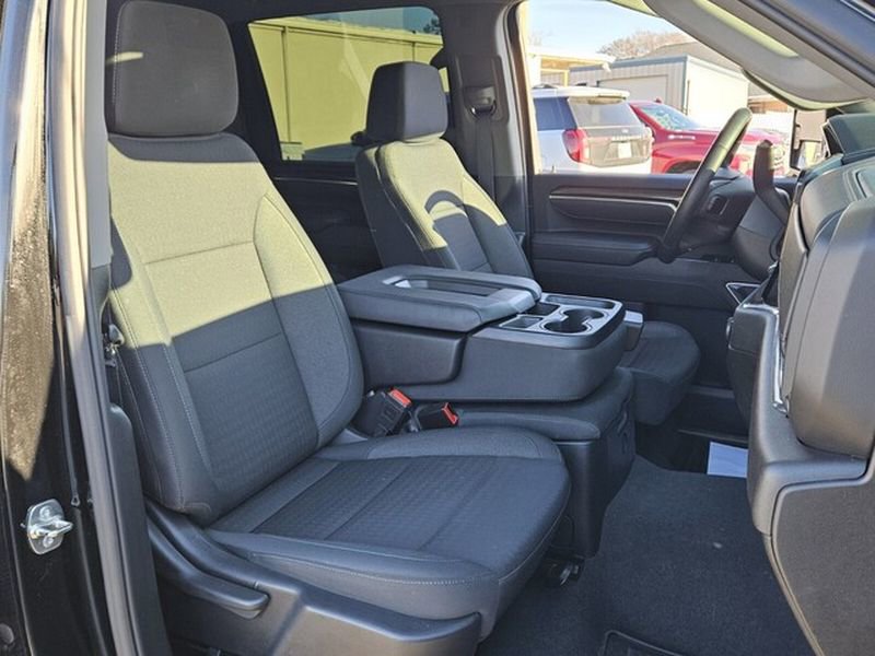 Used 2025 Chevrolet Silverado 3500 LT w/ Convenience Package AWD/4WD image 16